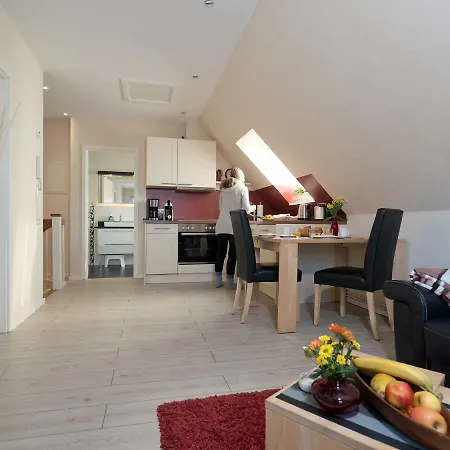 Appartement Strandstrasse 10, *