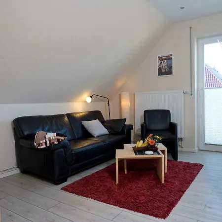 Appartement Strandstrasse 10, *